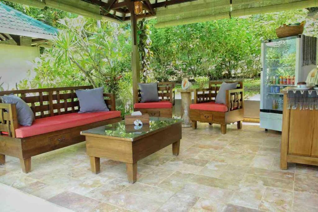 Villa Serene & Spa マンシット エクステリア 写真